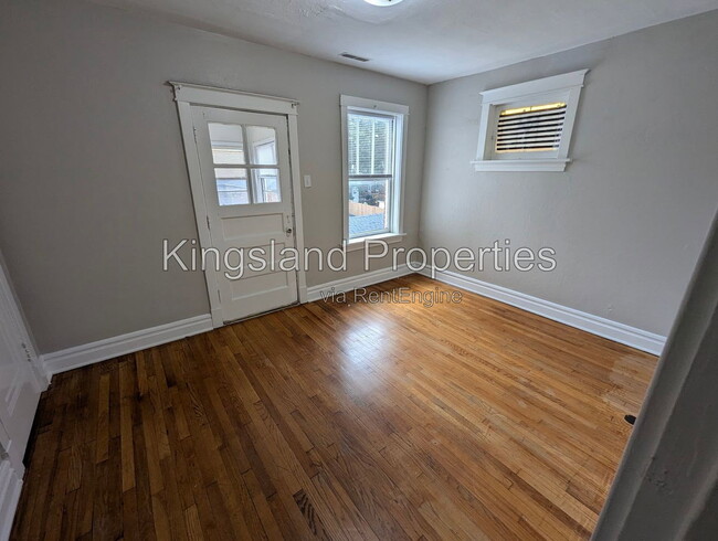 Building Photo - 4982 Oleatha Ave