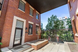 Building Photo - 660 W Fulton St