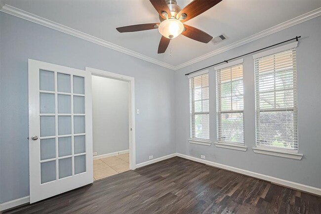 Building Photo - 1730 Macclesby Ln