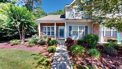 Building Photo - 1000 Pembroke Ct
