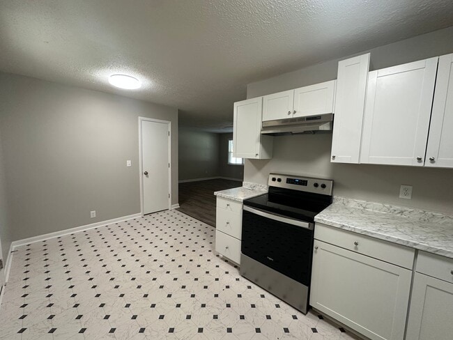 Building Photo - 811 Allen St