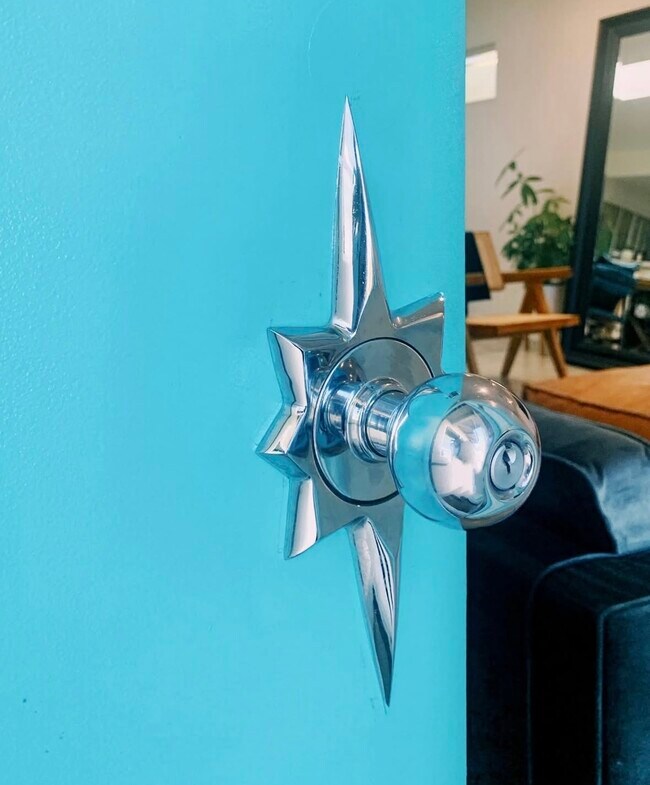 Building Photo - 3809 Floral Dr