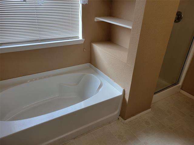 Building Photo - 9220 Nightingale Dr