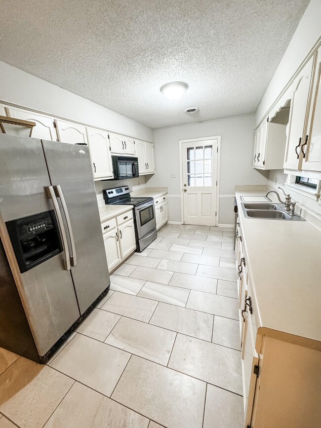 Building Photo - 533 Autumn Meadows Ln