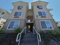 Building Photo - 1 Bedroom Apartment ~ Close to Campus