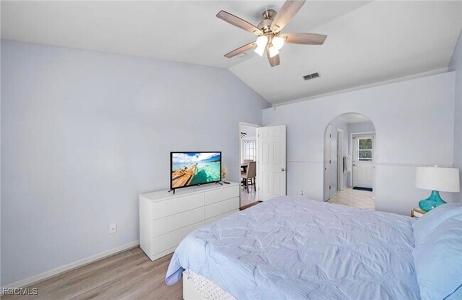 Building Photo - 3107 SW 15th Ave