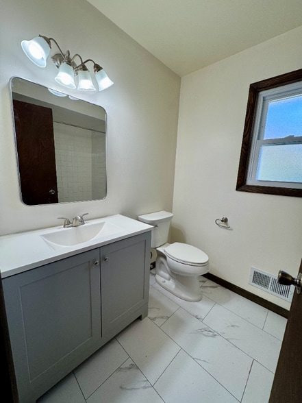 Building Photo - 1230-1230 N 10th Ave