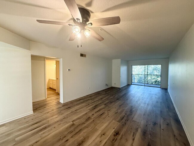 Building Photo - 820 Virginia St