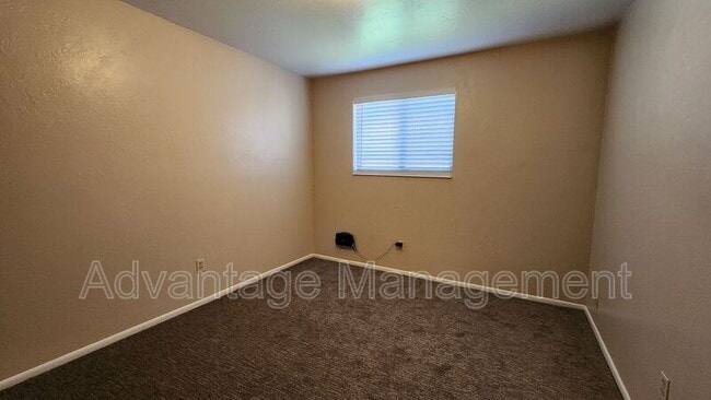 Building Photo - 842 50 E