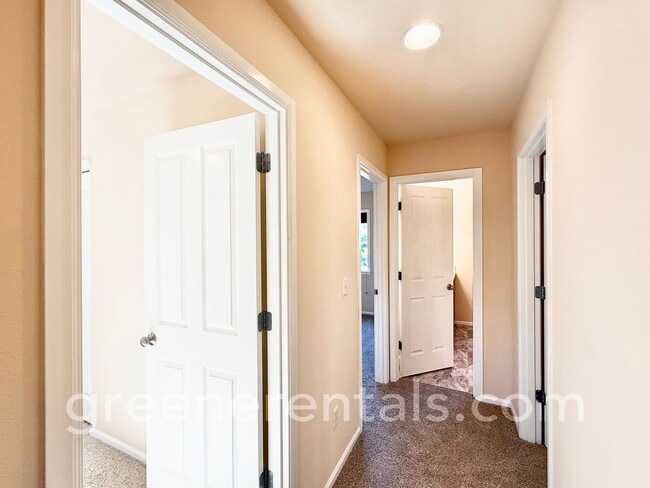 Building Photo - 4BR 2.5BA Home in West Olympia
