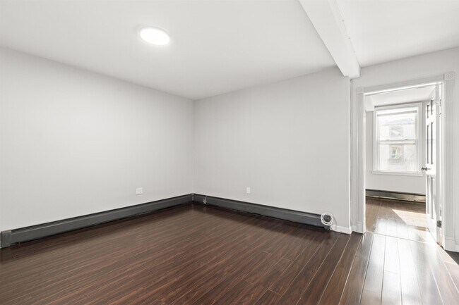 Building Photo - 46 Wayne St