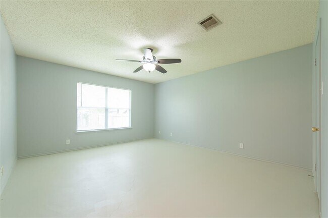 Building Photo - 2813 Adelen Ln