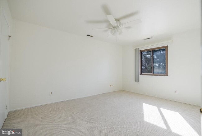 Building Photo - 1810 Woodhollow Dr