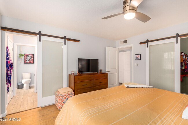 Building Photo - 3809 W Cholla St