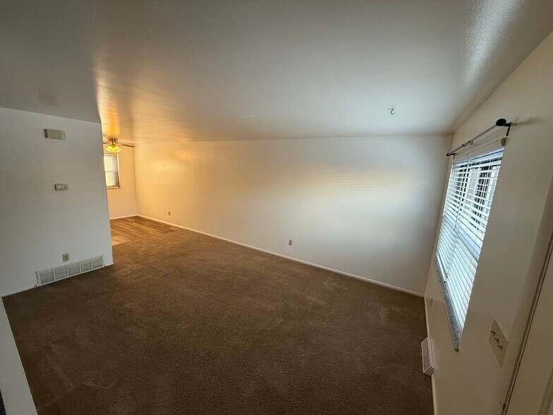 Building Photo - 2951 Columbus St