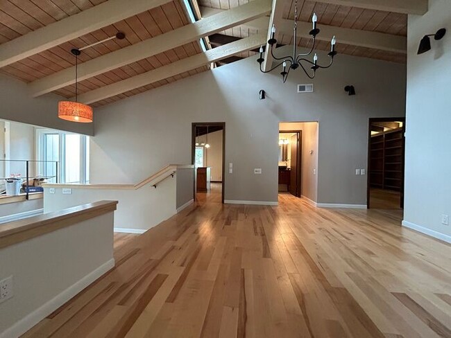 Building Photo - $3,350 | 5 Bedroom, 2.5 Bathroom House | P...