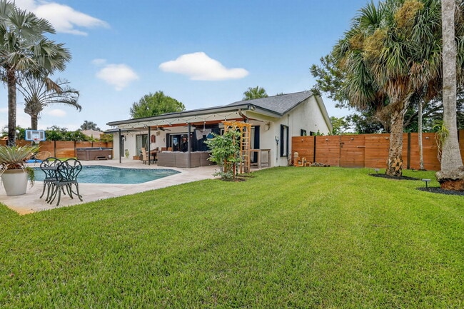 Building Photo - 11294 Pine Valley Dr