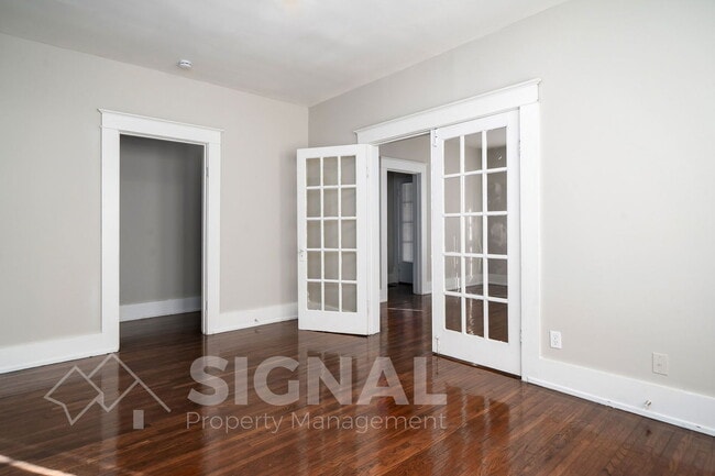 Building Photo - 1738 Damon St