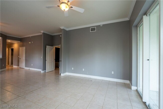 Building Photo - 14815 Laguna Dr