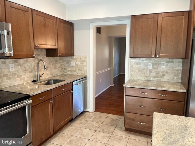 Building Photo - 2518 S Arlington Mill Dr