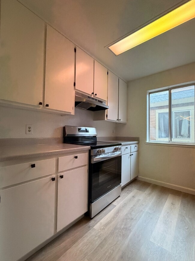 Building Photo - 11150 Trinity River Dr