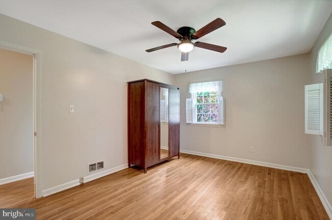 Building Photo - 821 N Latham St