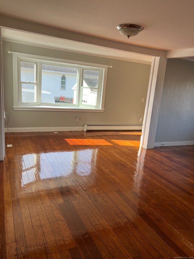 Building Photo - 41 S Main St