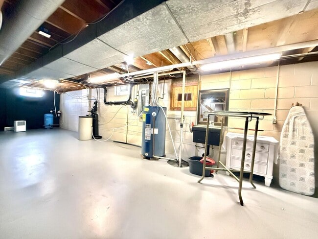 Building Photo - 10695 Lockbourne Eastern Rd