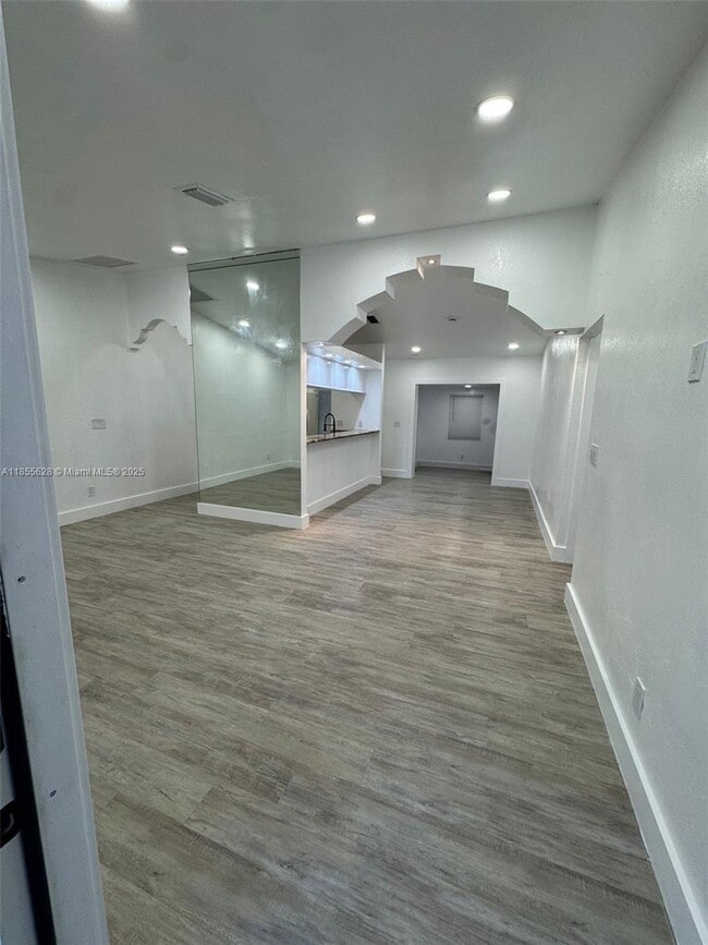 Building Photo - 2720 SW 11th Pl