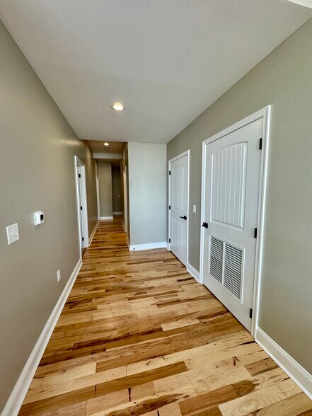 Building Photo - 116 S Main St