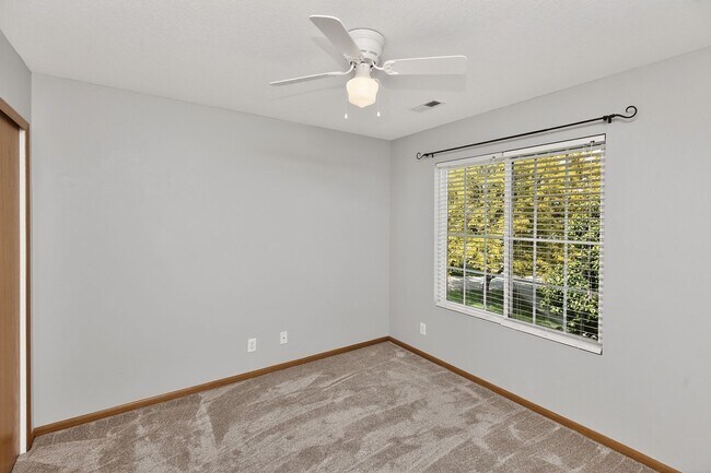 Building Photo - SPACIOUS LIVING!! 4 Bedroom, 3 Bathroom Home in Waukee!