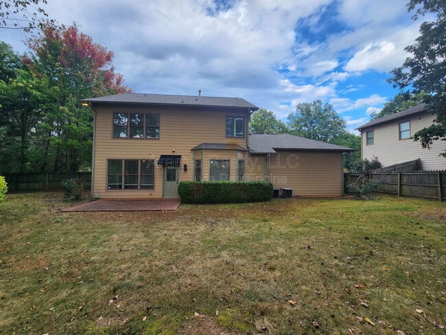 Building Photo - 2681 Oak Village Trail