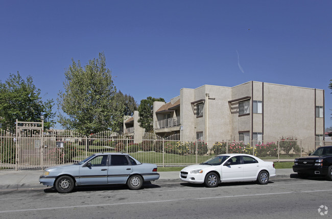 Building Photo - Desert View Apartments