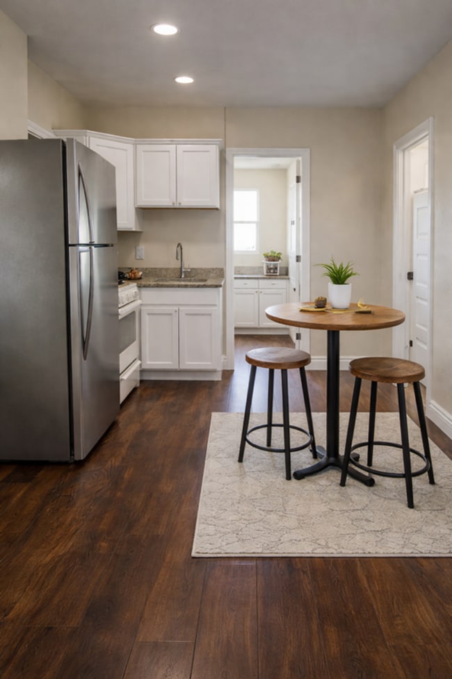 Building Photo - Yandell Prop