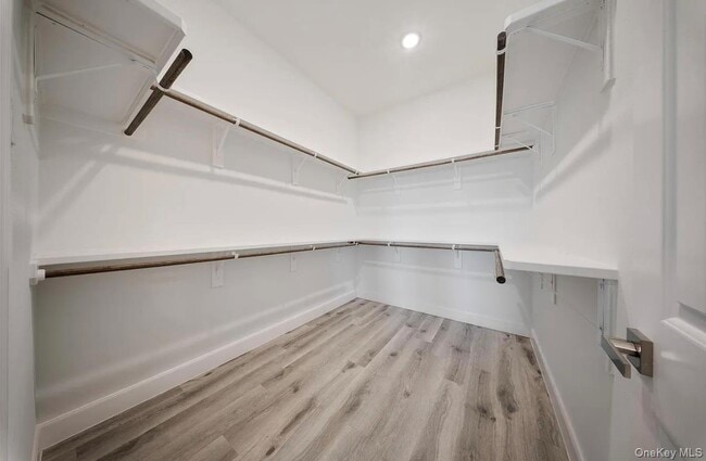 Building Photo - 1113 5th Ave