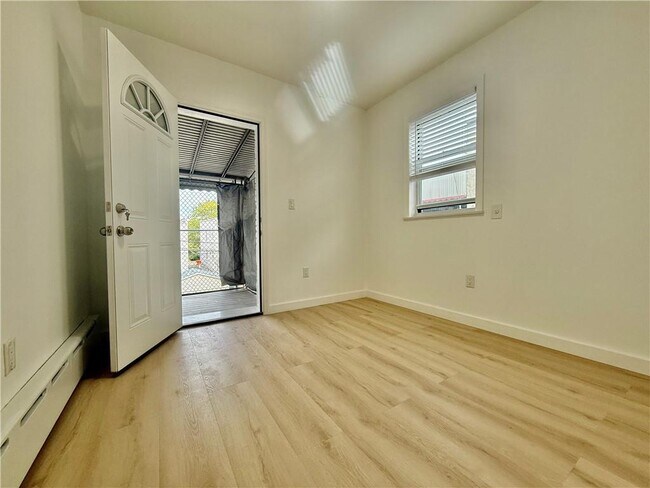 Building Photo - 1561 E 32nd St