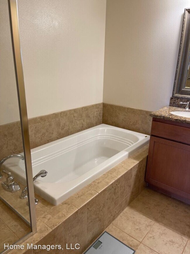 Building Photo - 2 br, 2 bath House - 10 Upena Lane, Apt 202