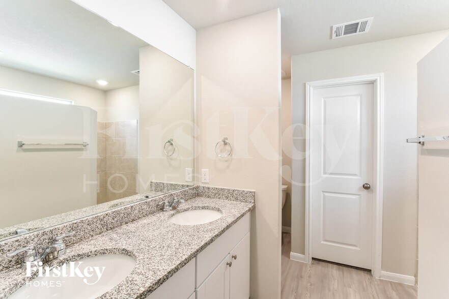 Building Photo - 6620 Hatchery Way