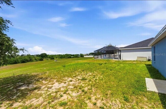 Building Photo - 202 Highland Meadows Pl