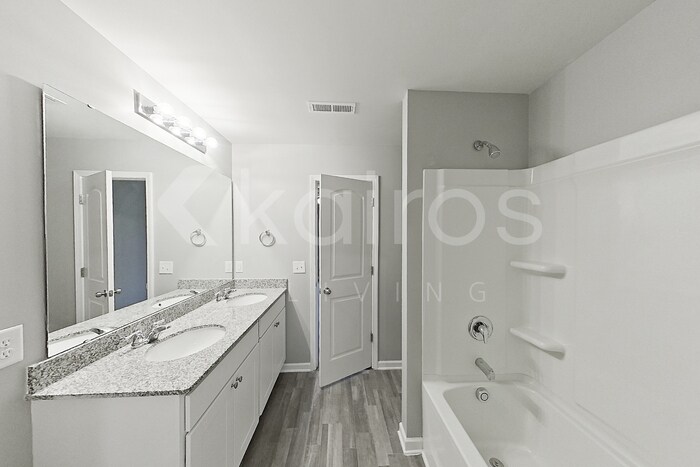 Building Photo - 231 Wedgewood Dr