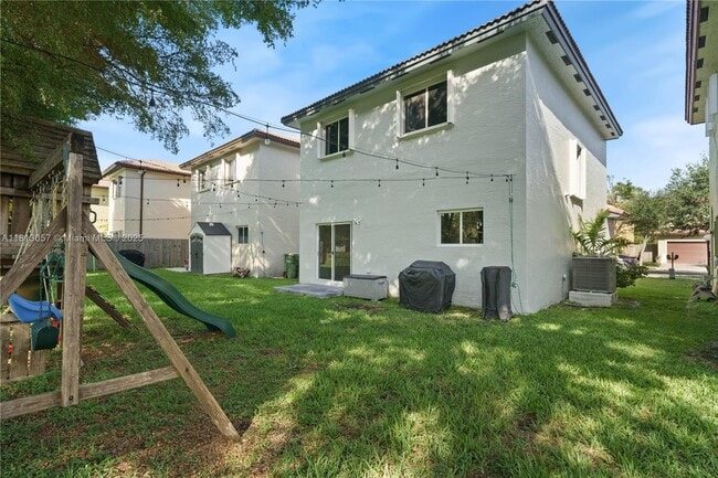 Building Photo - 1180 NE 41st Ave