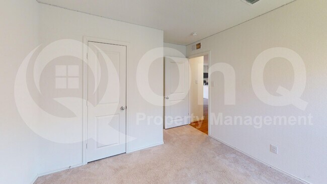 Building Photo - 1117 Desert Willow Dr