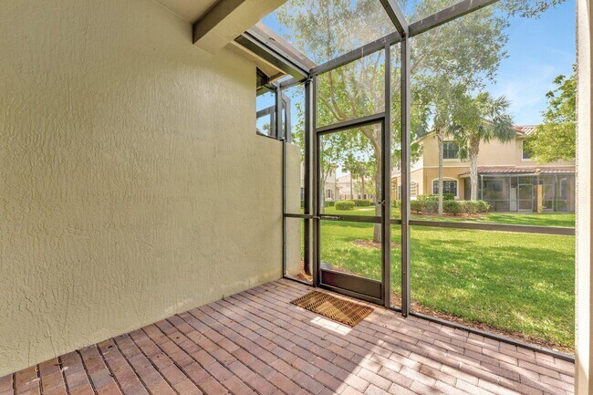 Building Photo - 10850 NW 74th Dr