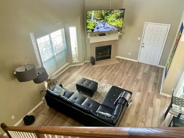 Building Photo - 1965 Timber Oaks Dr