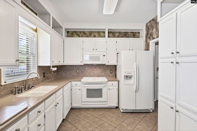 Building Photo - 1100 Woodtree Ct