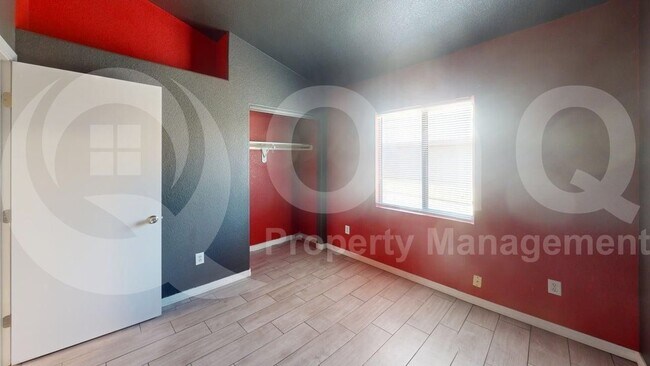Building Photo - 9462 N Scarlet Tanager Ln