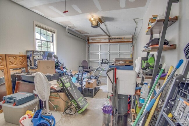 Building Photo - 7667 Old Hickory Dr