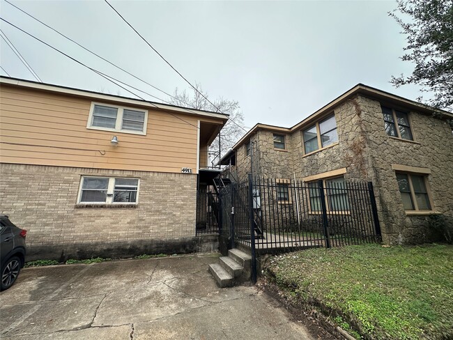 Building Photo - 4911 Delano St