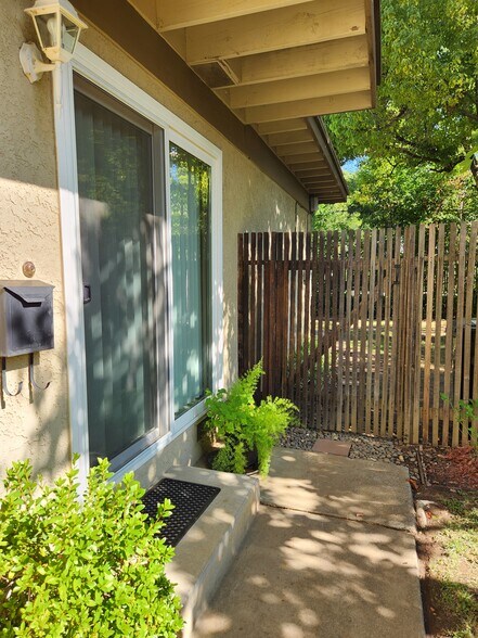 Building Photo - 6043 Leafwood Dr