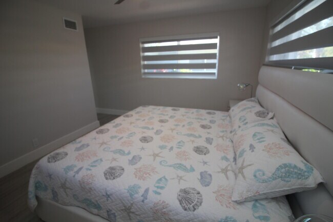 Building Photo - 2548 SE 14th St